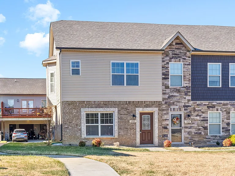 172 Dundee Dr — Photo 2