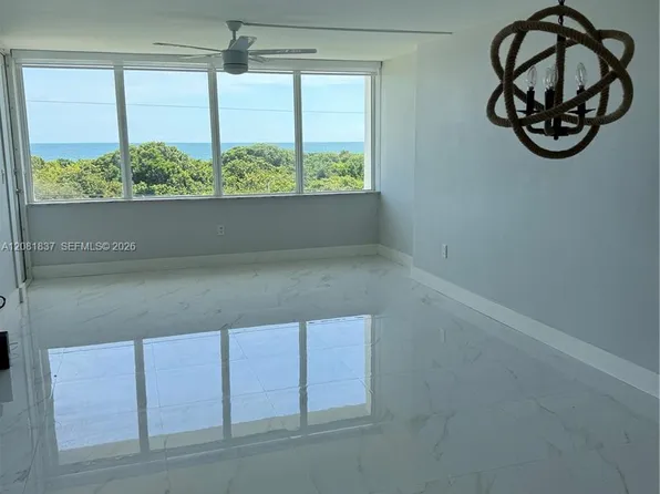 8233 Harding Ave, Miami Beach, FL