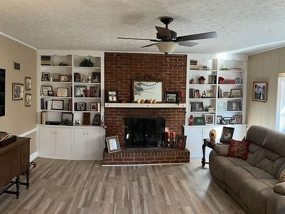 3rd image of 133 Sheffield Dr