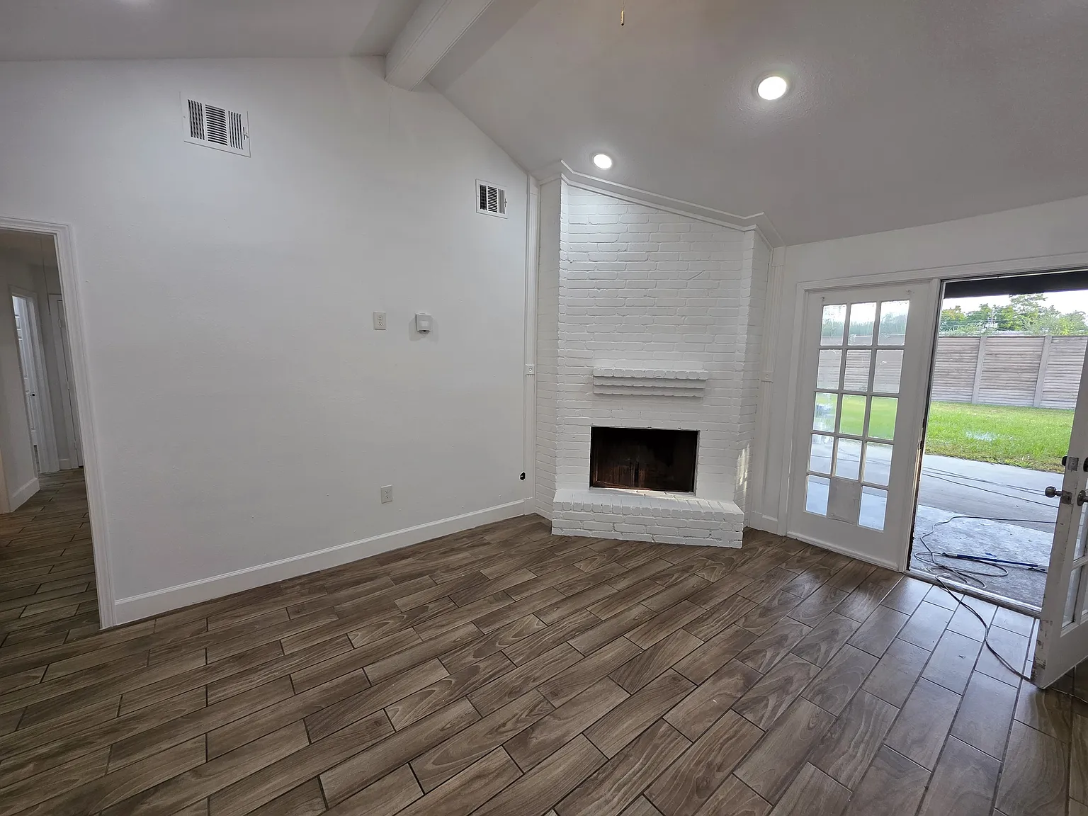 4 bed, 1600 sqft, $2,100 — Photo 4