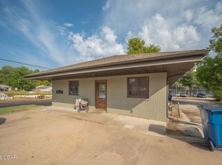522 W Brook St, Neosho, MO 64850