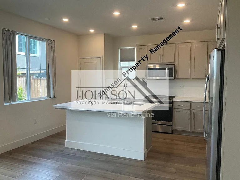1873 Italia Way — Photo 10
