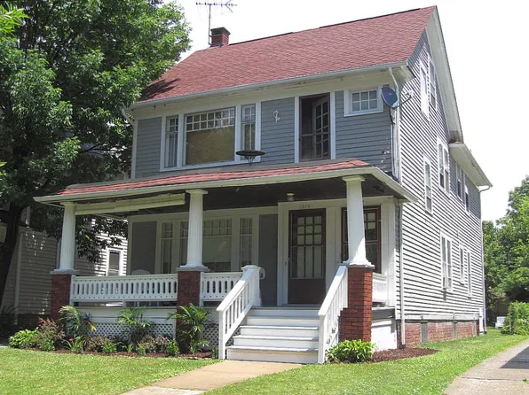 1315 W 106th St, Cleveland, OH 44102