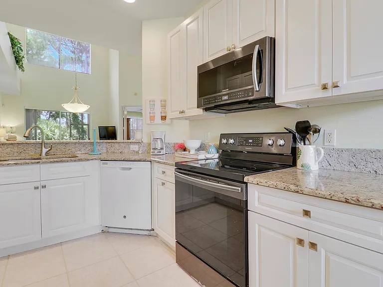 9222 Wentworth Ln — Photo 9