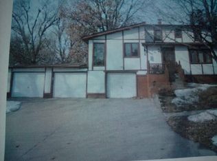 6246 S 38th St, Omaha, NE 68107