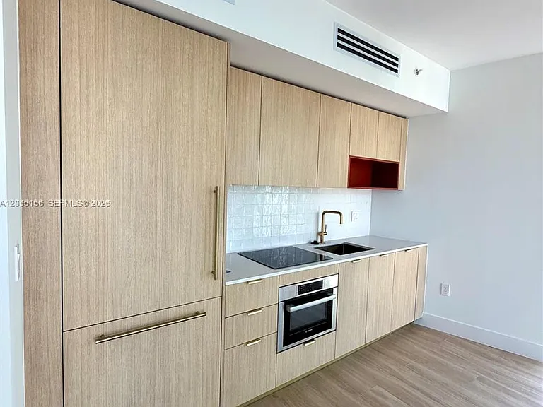 90 NE 32nd St #712 — Photo 8