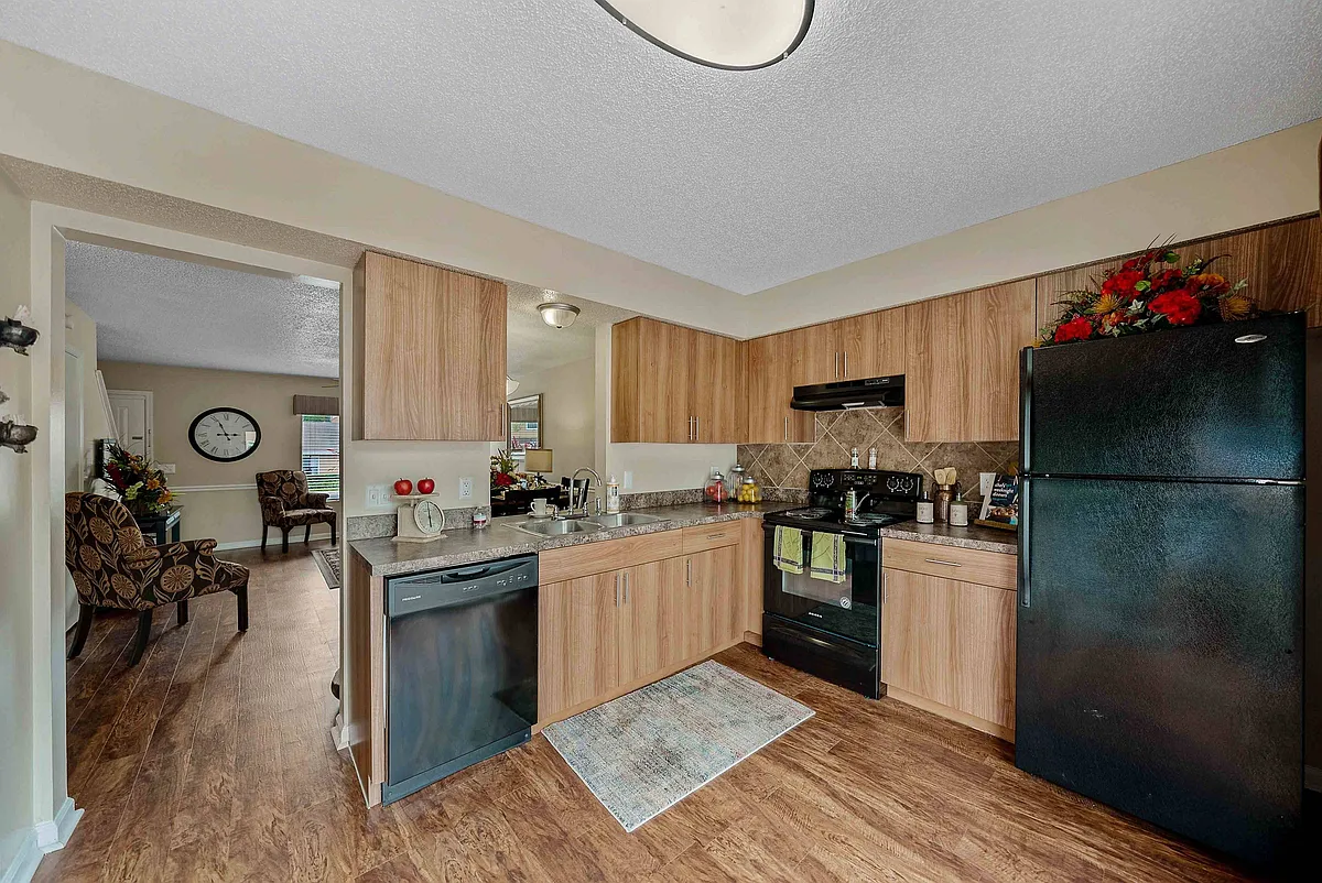 Townhome Kitchen - The Park at Matera