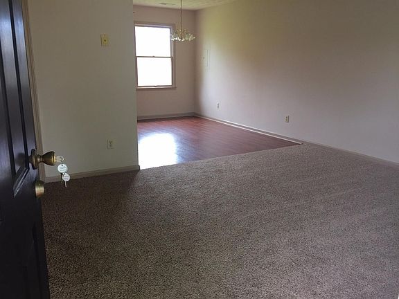2nd image of 201 Black Hawk Cir