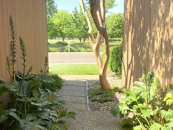 4th image of 1702 Bannon Creek Dr