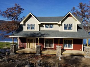 81 Forest Lake Dr, Hewitt, NJ