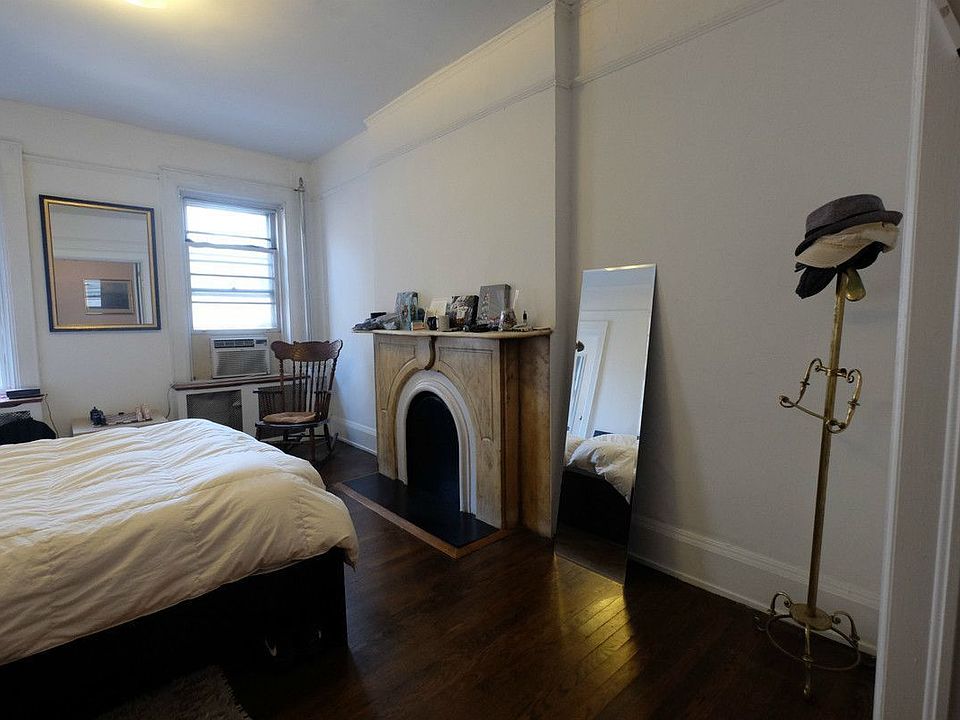 1st image of 544 3rd Ave