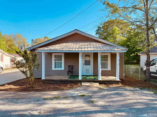 606 Wilson St, Scottsboro, AL 35768