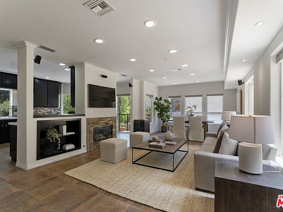 2nd image of 5035 Tendilla Ave