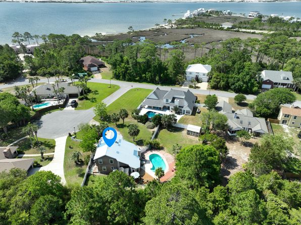 520 Wynnehaven Ct, Mary Esther, FL 32569