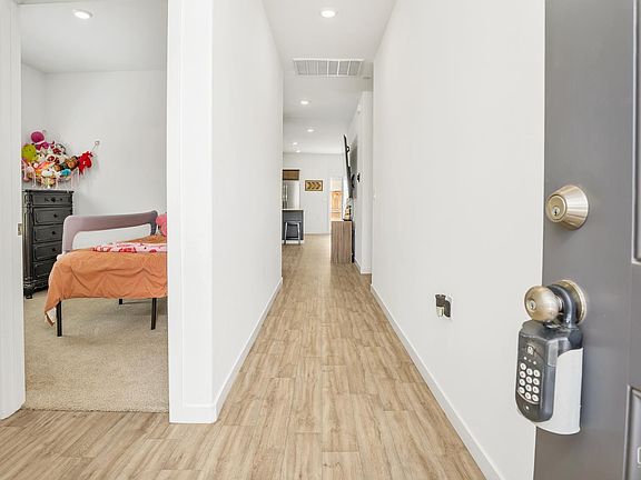5th image of 9611 Clear Ridge Way