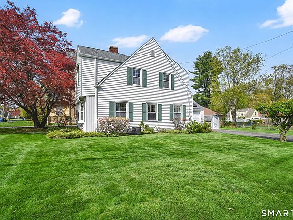 3rd image of 366 Fairfield Avenue