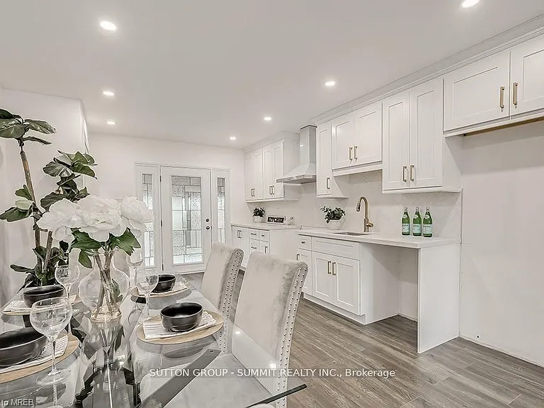 16 Upper Canada Dr #UPPER — Photo 12
