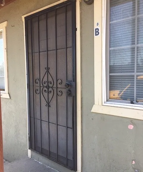 1539 Humboldt St — Photo 37