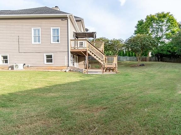 3rd image of 270 Dellwood Dr