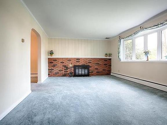 3rd image of 3225 Georgian Ln