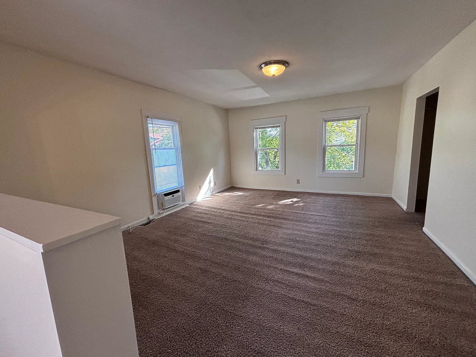 Studio, 550 sqft, $725 — Photo 3