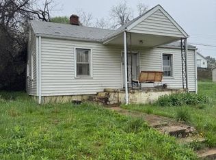 2030 King Springs Rd, Johnson City, TN 37601