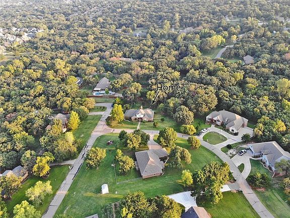2nd image of 1920 Oak Creek Dr