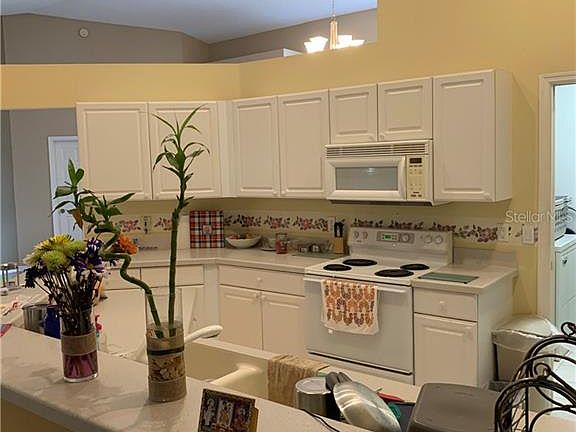 5th image of 25233 Waterbridge Ct