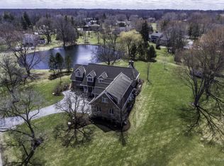 130 Wedgewood Dr, Barrington, IL 60010