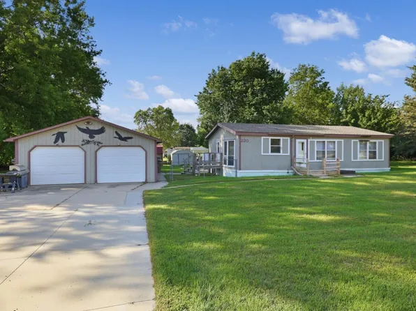 220 37th St S, Brookings, SD 57006