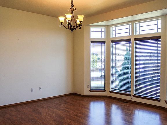 5th image of 1612 E Grassland Ct
