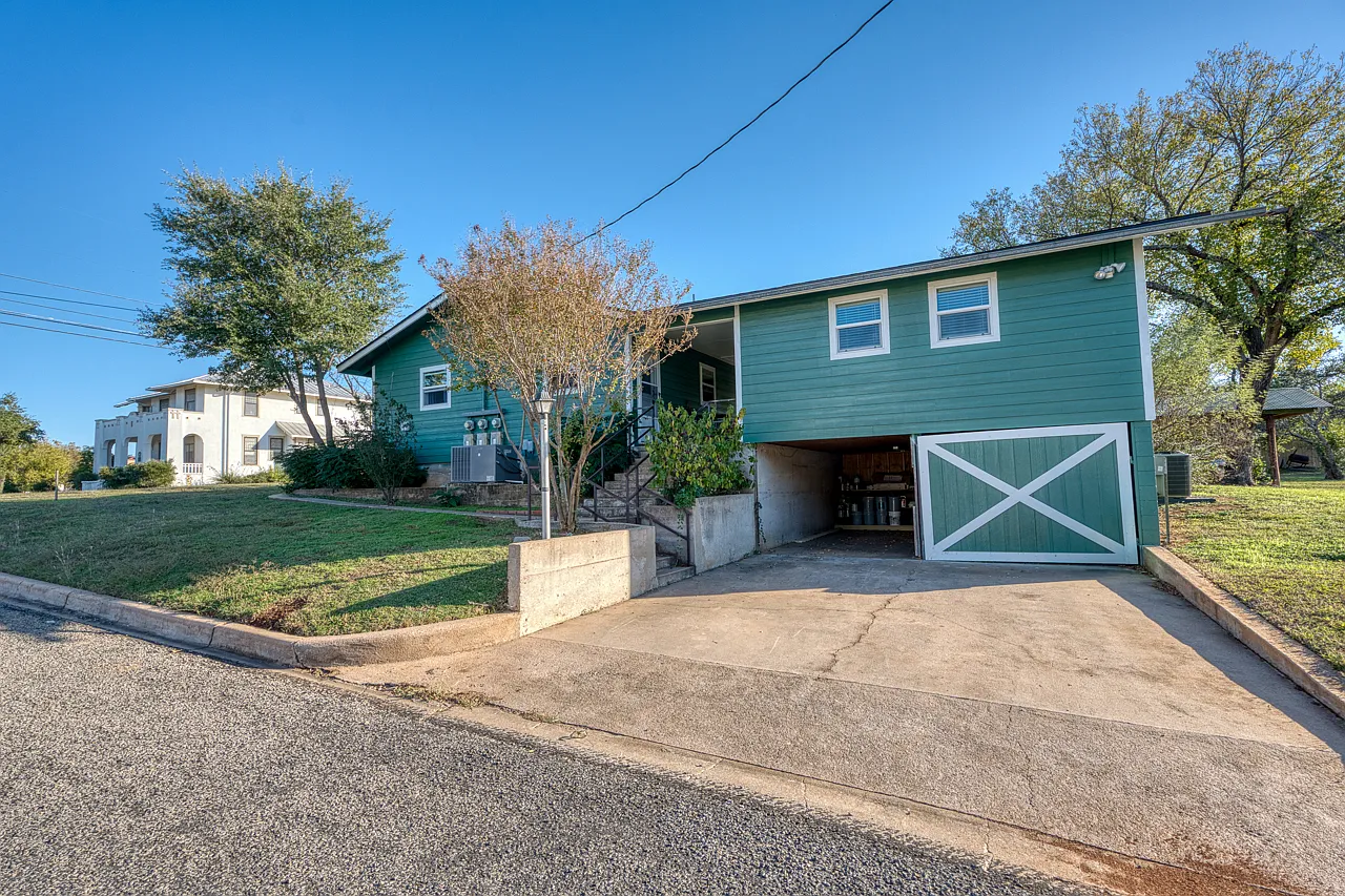 1 bed, 400 sqft, $925 — Photo 1