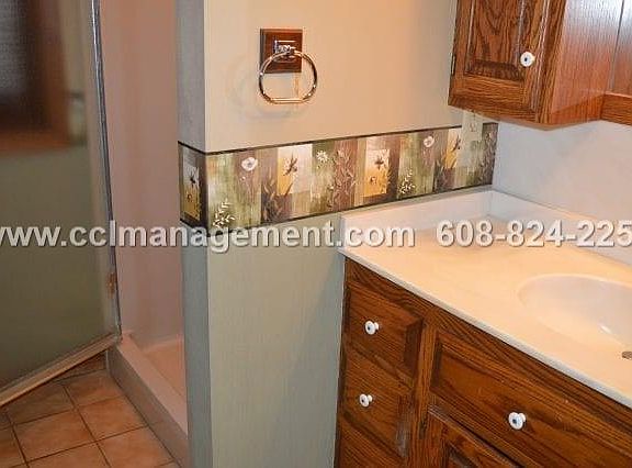 3rd image of 233 E Main St