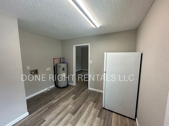 5th image of 2026 Oak St #2026