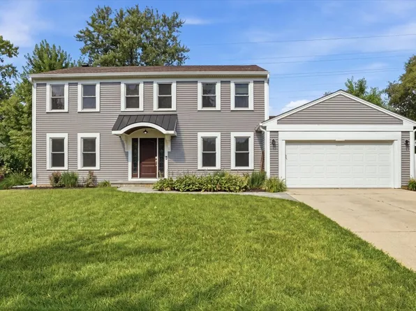 1203 Claridge Dr, Libertyville, IL 60048