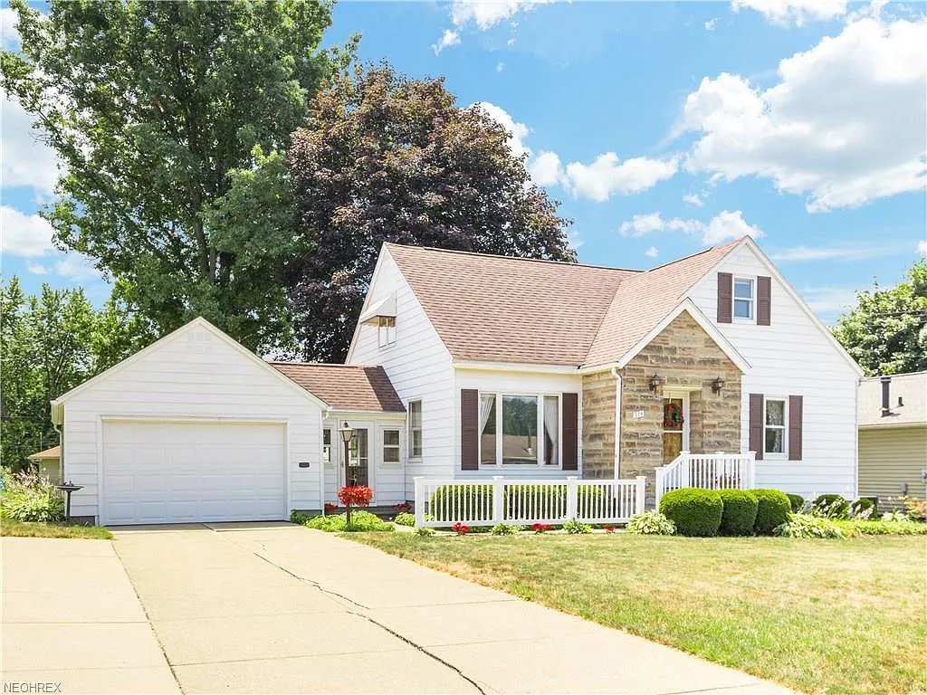 374 Morgan St photo 1