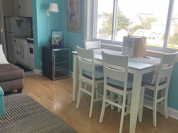 5th image of 6100 Boardwalk APT 208