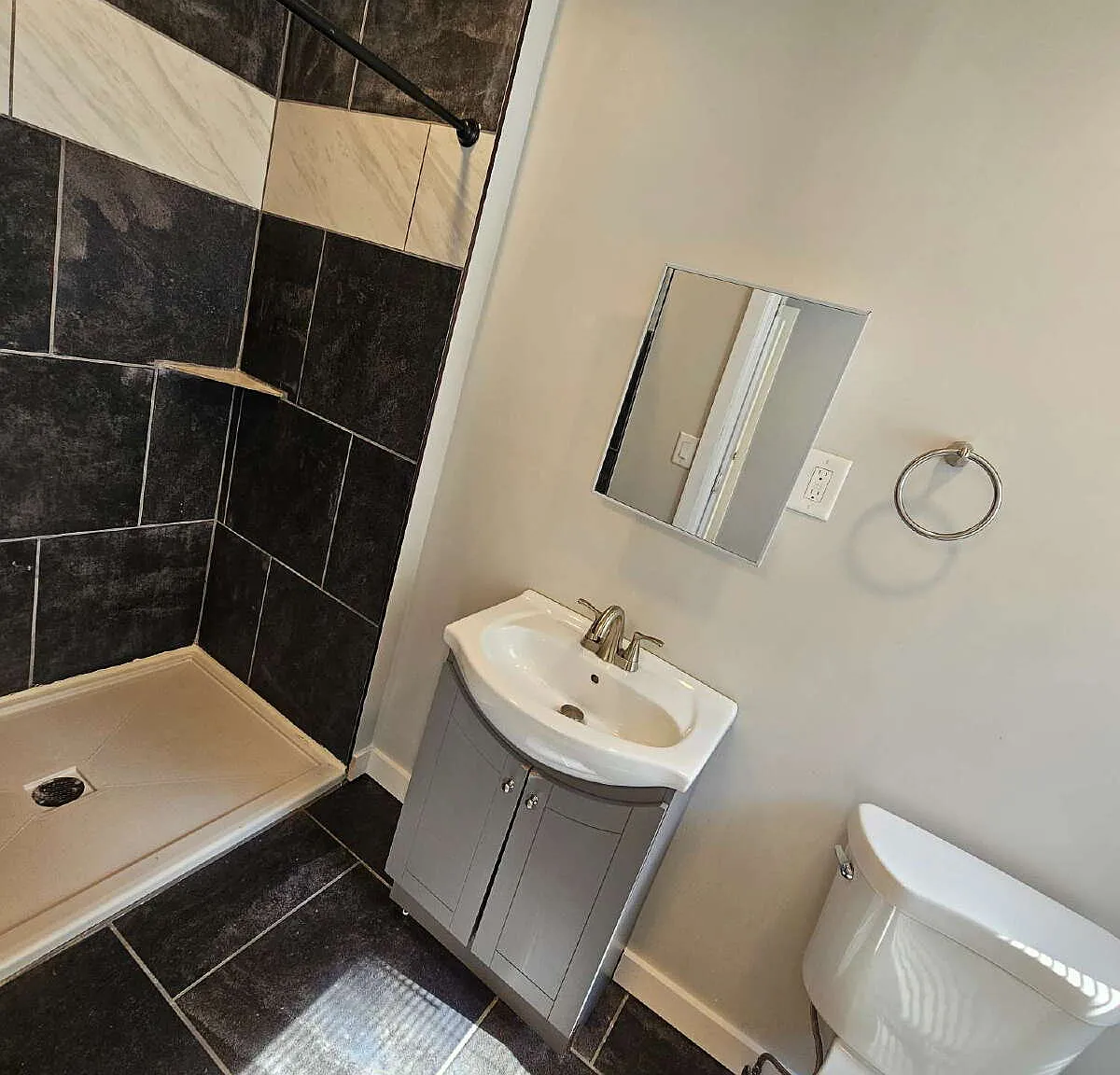 2 bed, 2.0 bath, 1050 sqft, $1,295 — Photo 4