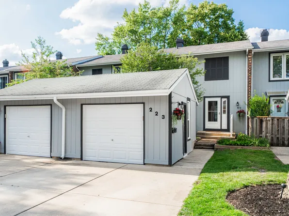 223 Pinewood Ln, Bloomingdale, IL 60108