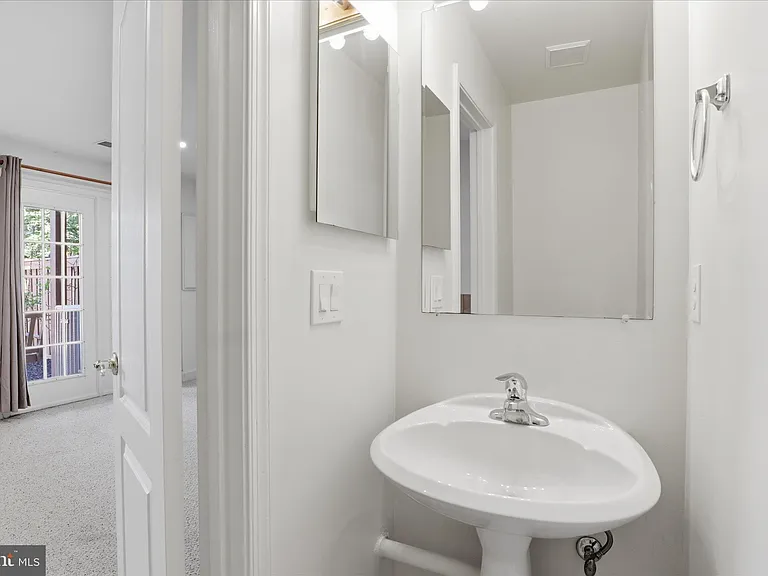 3946 Valley Ridge Dr — Photo 30