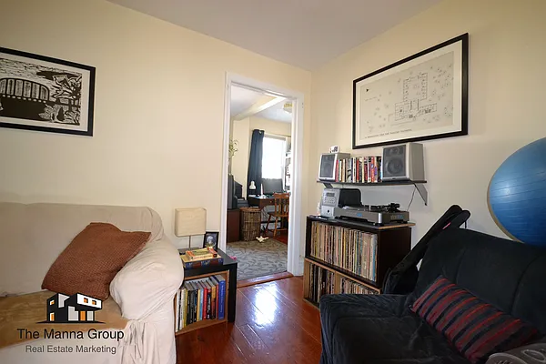 Rented by Bold New York | media 12