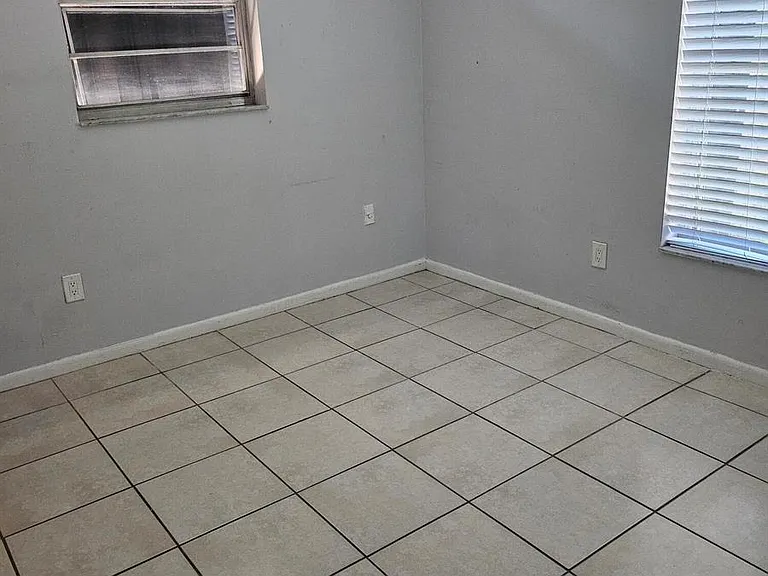 1016 McIntosh St — Photo 9