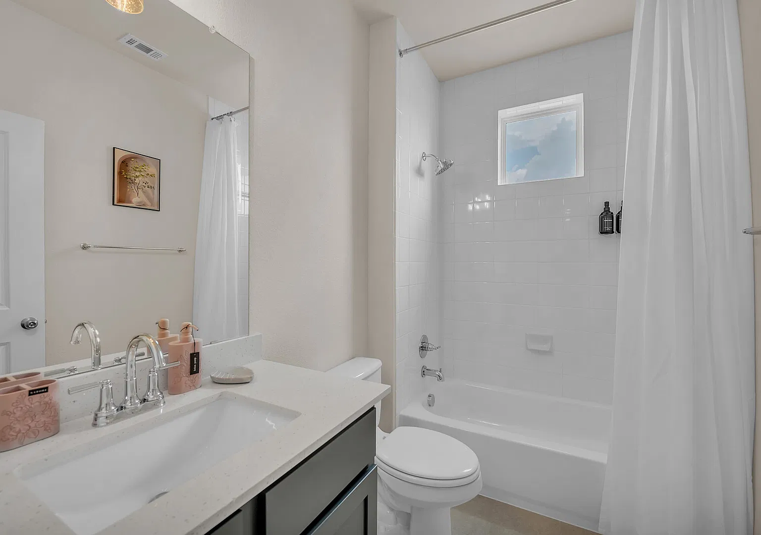 3bed 3bath Haven. Located in Round Rock/Gated Community — Photo 3