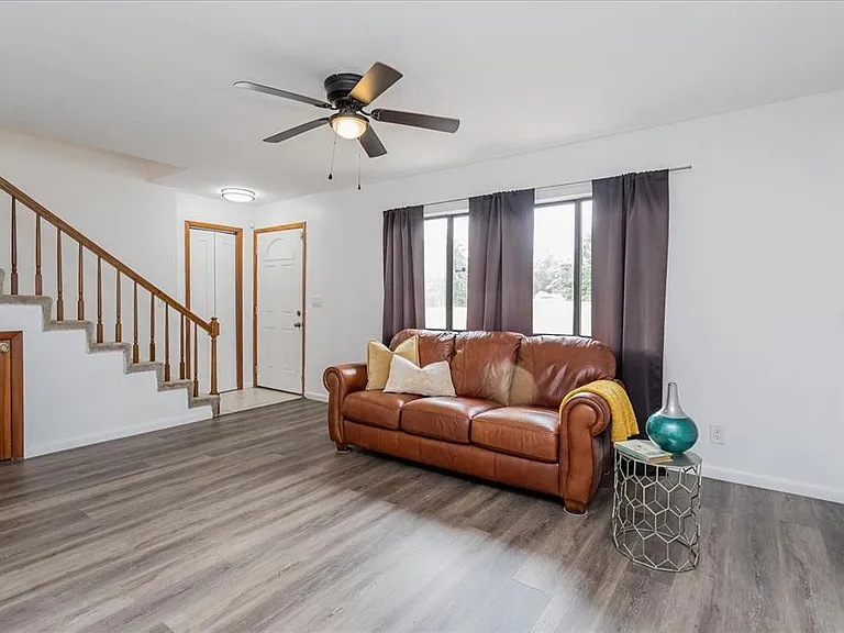 2134 NE 45th Ave — Photo 6