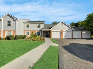 875 Golf Course Rd UNIT 4, Crystal Lake, IL 60014