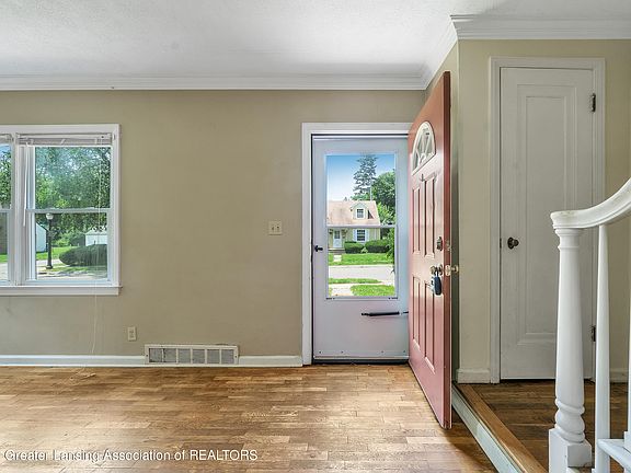 4th image of 308 Milford St