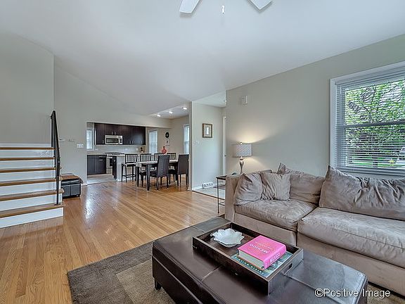 5th image of 557 E Park Ave