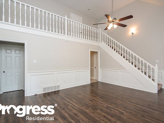 4th image of 8159 Creekside Cir N
