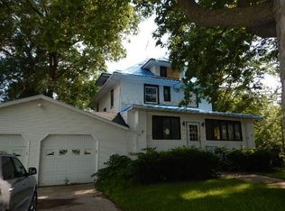 317 E Oak St, North English, IA 52316