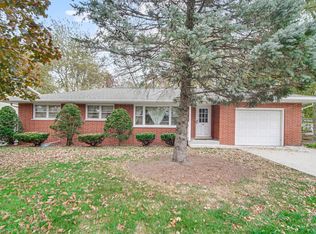 8627 Lee St, Crown Point, IN 46307